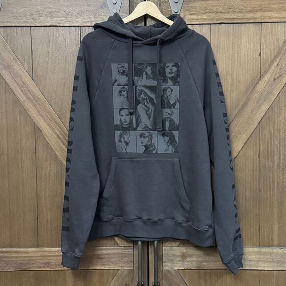 NEW Taylor Swift THE ERAS TOUR II Through Vancouver Black Hoodie size Medium - Picture 1 of 6